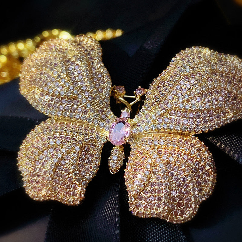 Schmetterlingsbrosche voller Diamant-Zirkone