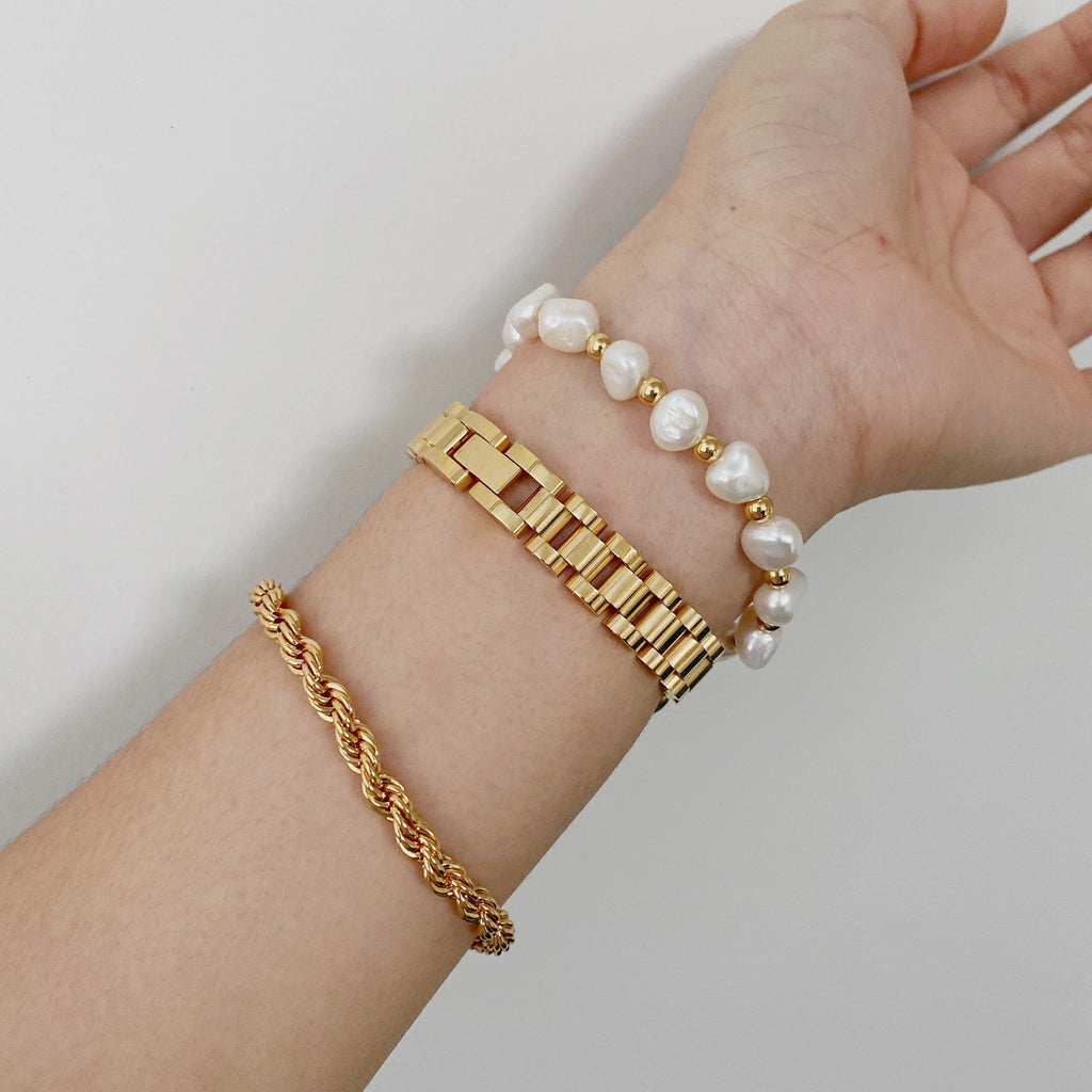 Modische Uhr mit Armband im INS-Stil