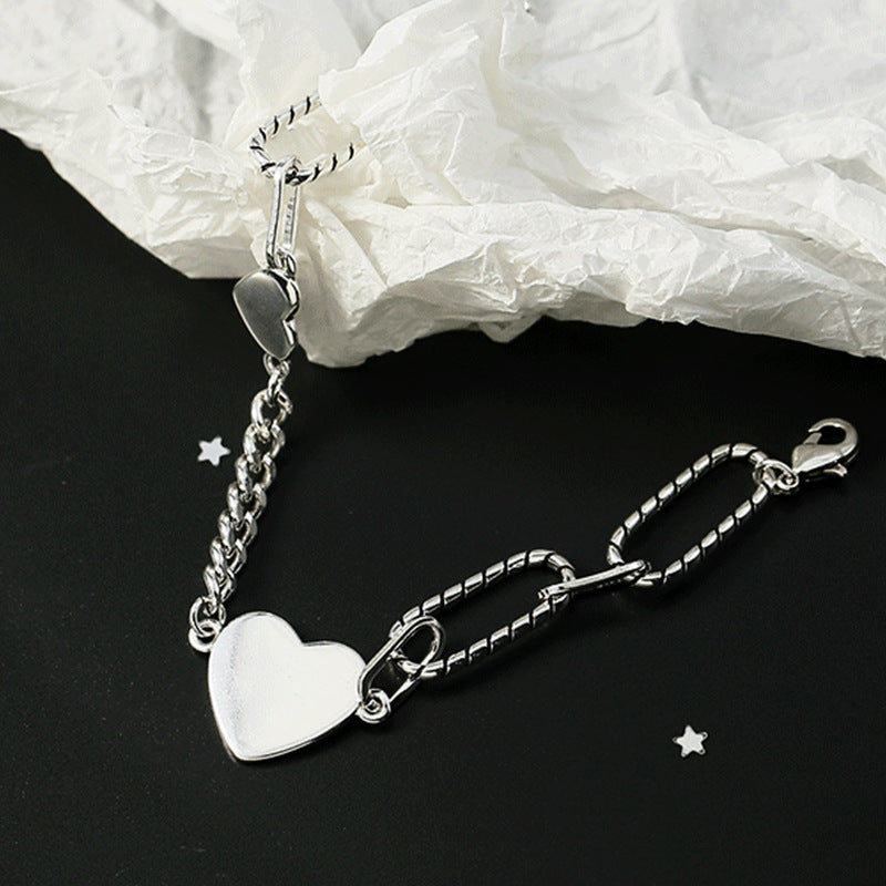 Mädchenhaftes Herz-Armband für Damen mit Herzen Nische