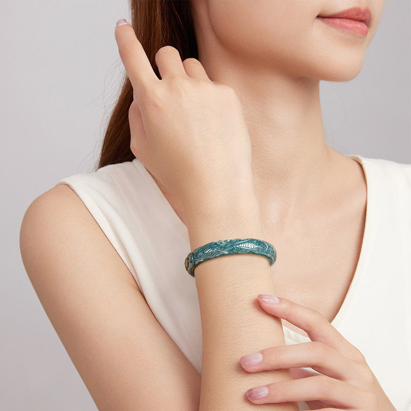 Pulsera tallada tridimensional de Círculo Positivo de Agua Azul de Esmeralda Natural
