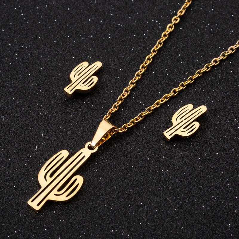 Halskette und Ohrringe dreiteiliger Schmuck