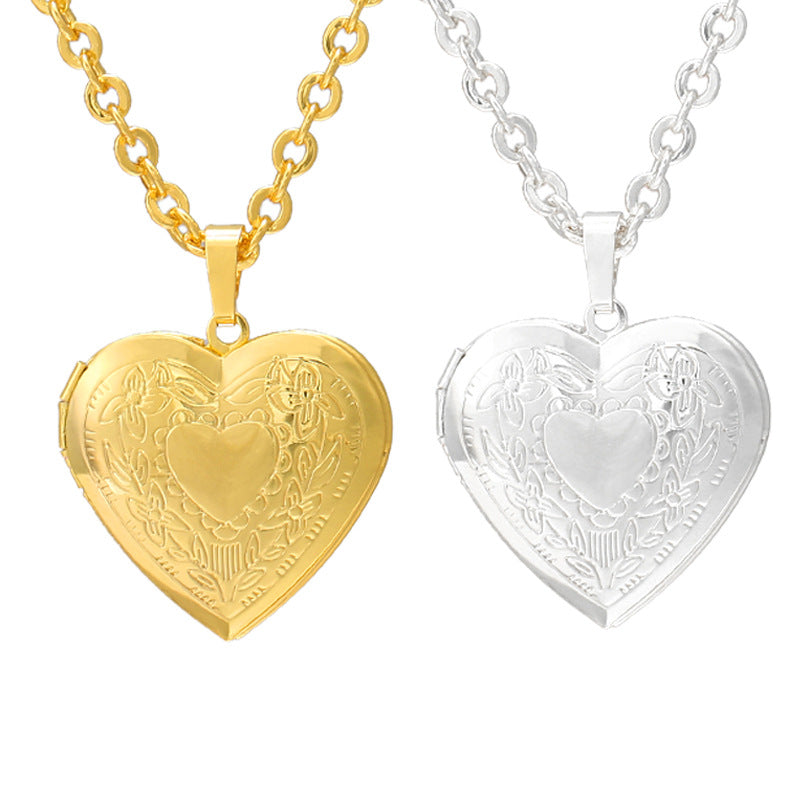 Female pendant necklace