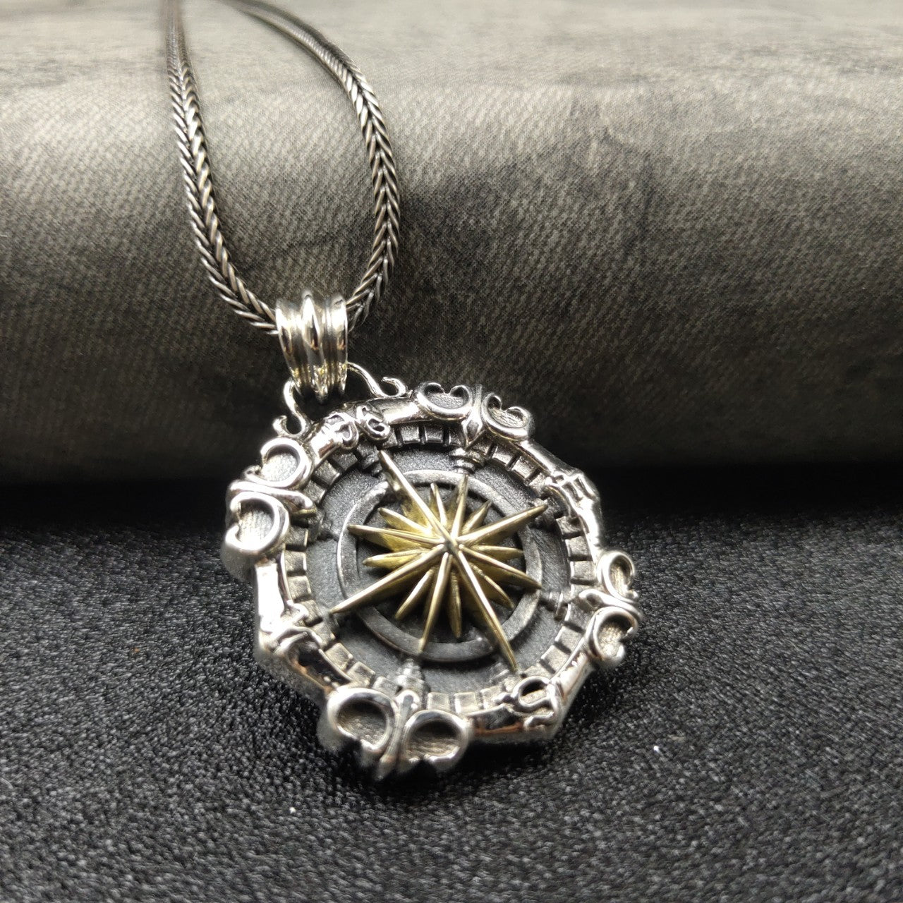 Neue S925 Sterling Silber Tiefsee-Kompass-Hundemarken-Herrenkette