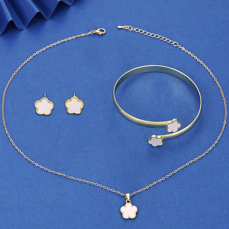 Fünfblättrige Blume Wilder Wein Gras Armband Dreiteiliges Set