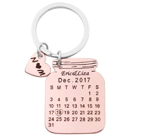 Herzförmiger, personalisierter Kalender Schlüsselanhänger Individuelles Geschenk Gravur Herz Datum Name Edelstahl Schlüsselanhänger Abschluss Jahrestag Geburtstag