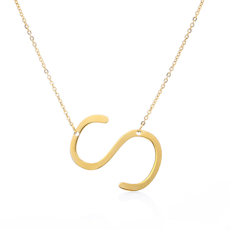 Fabuloso collar con colgante de letra inicial de acero inoxidable chapado en oro rosa