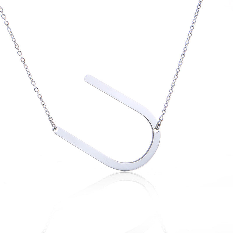 Fabuloso collar con colgante de letra inicial de acero inoxidable chapado en oro rosa