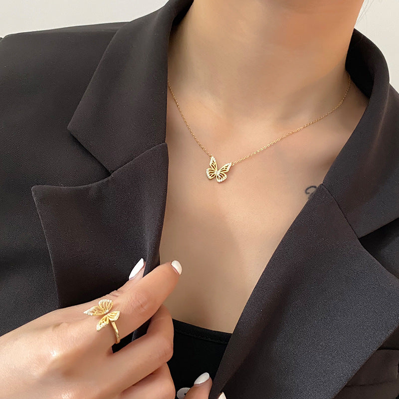 Collar de mariposa de diamantes