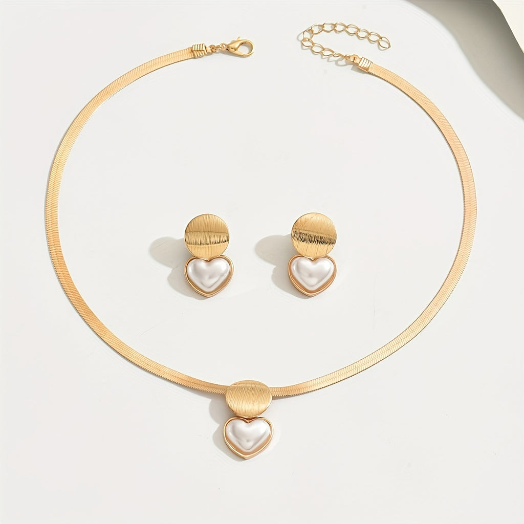 Three Fashionable, Elegant And Versatile Collarbone Brushed Geometric Heart Acrylic Pearl French Retro Snake Skin Chain Sets
