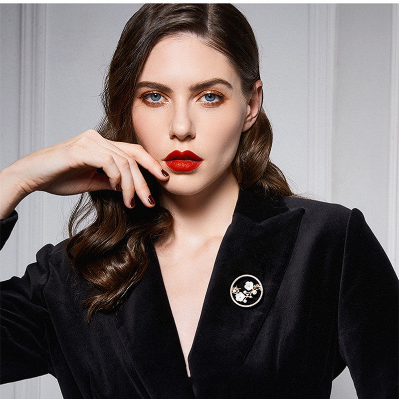 Broche de disfraz con diseño de flor hueca de planta estilo chino