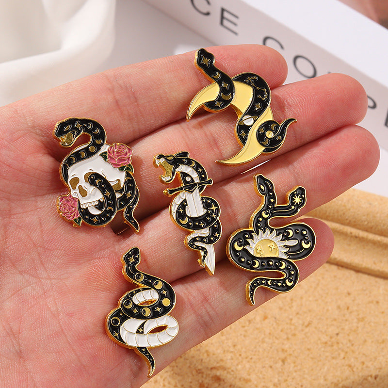Broche de aleación con forma de serpiente de dibujos animados, broche de goteo de aceite para hombres y mujeres, accesorios