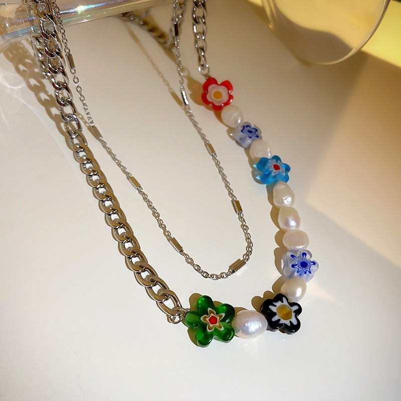 Modische bunte Süßwasserperlenkette mit Blumen