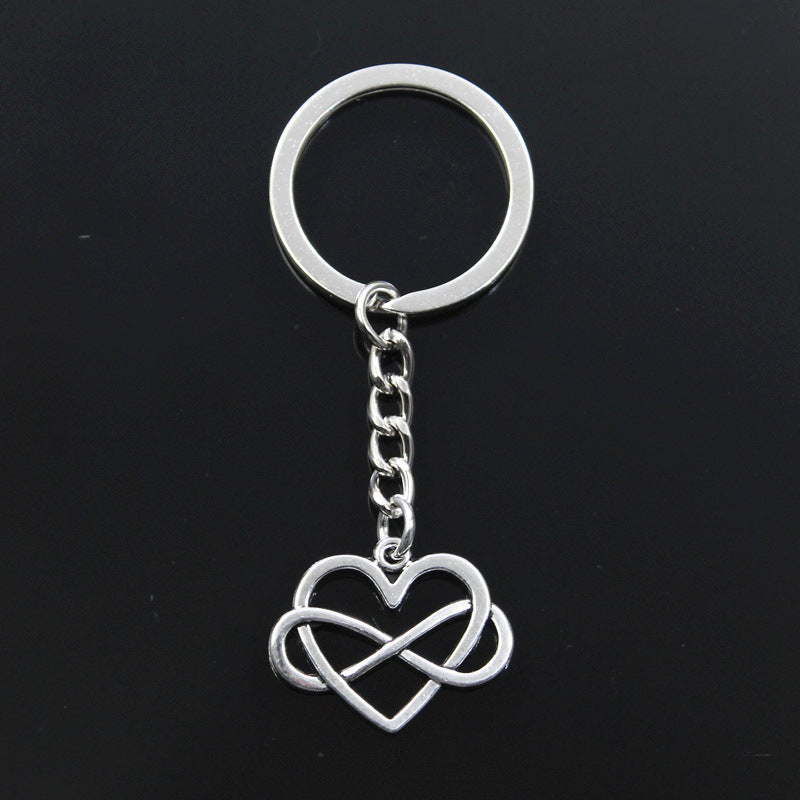 Llavero con forma de corazón ahuecado en forma de ocho para hombre y mujer