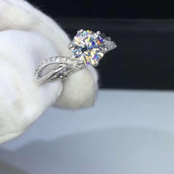 Anillo de compromiso de circonita