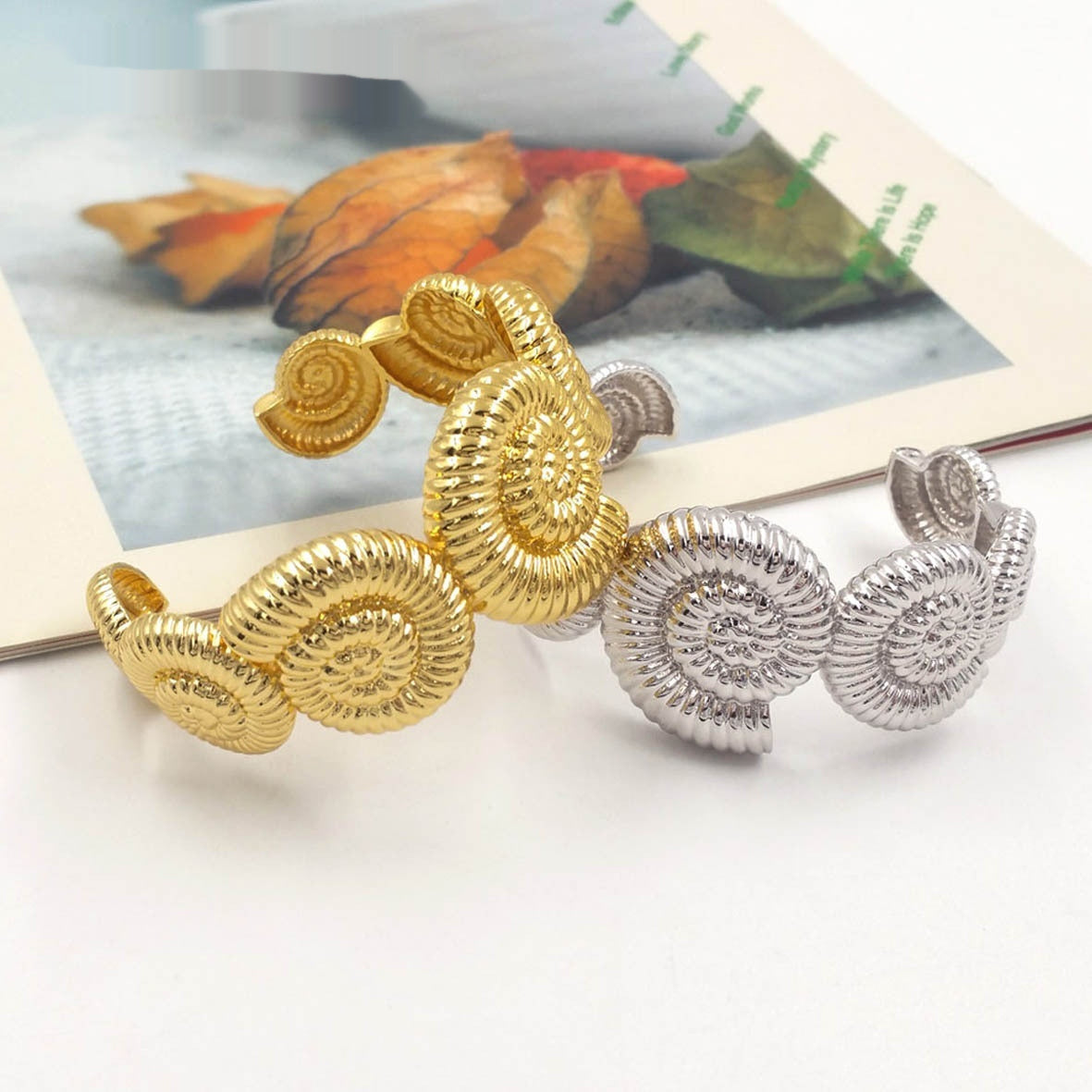 Novel And Unique Snail Shell Shape 18K Gold Plated Brass Silver Open-ended Bracelet