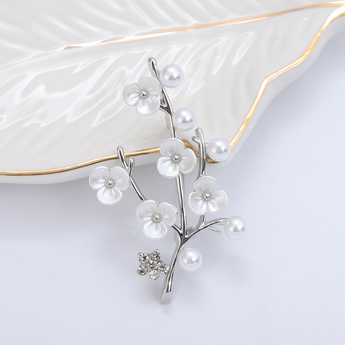 Mode Neues Retro Fritillaria Süßwasserperlen-Pflaumenbrosche Mode Elegante High-End-Accessoires