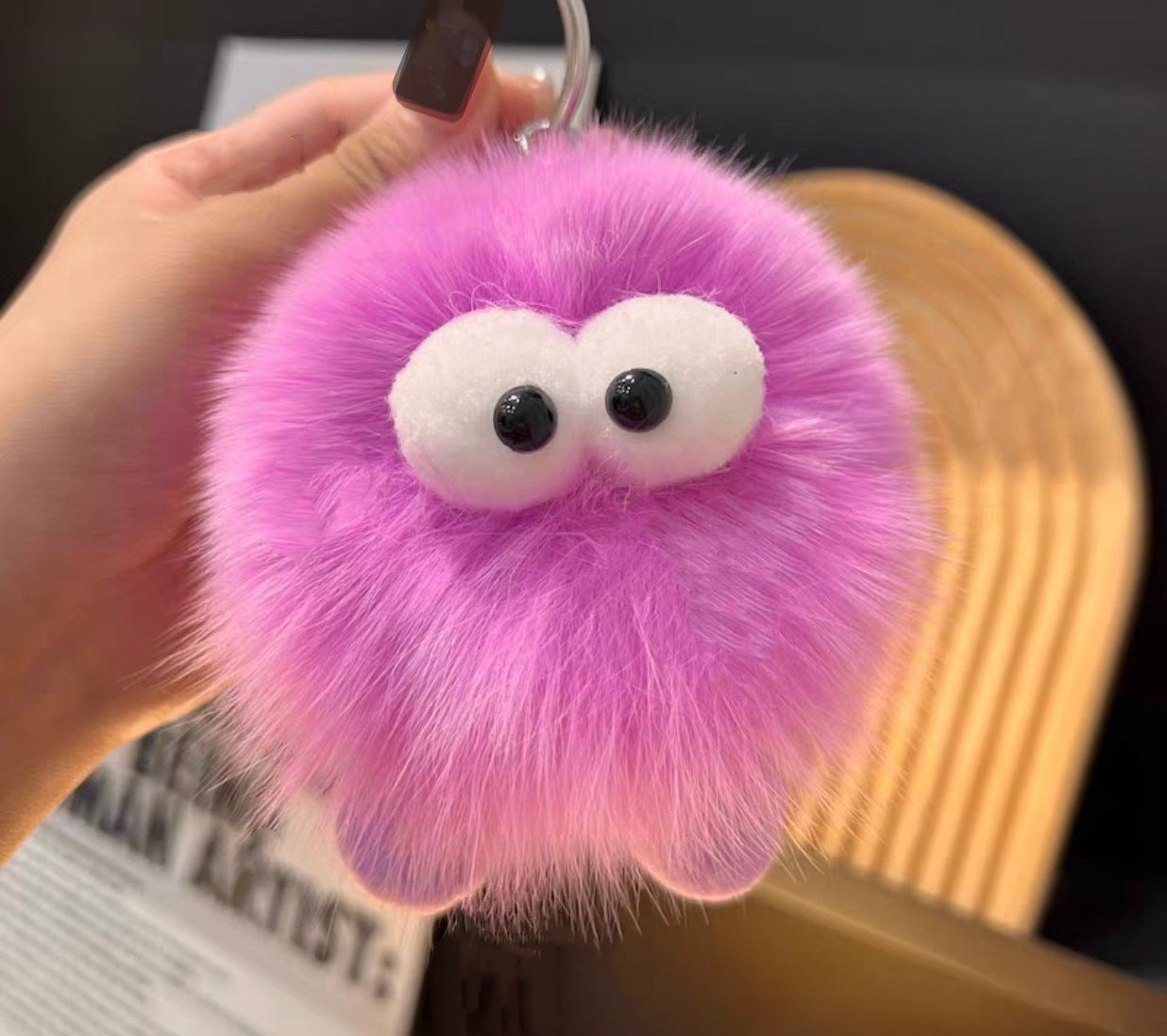 Colgante de llavero para coche de piel de zorro pequeño con forma de briqueta