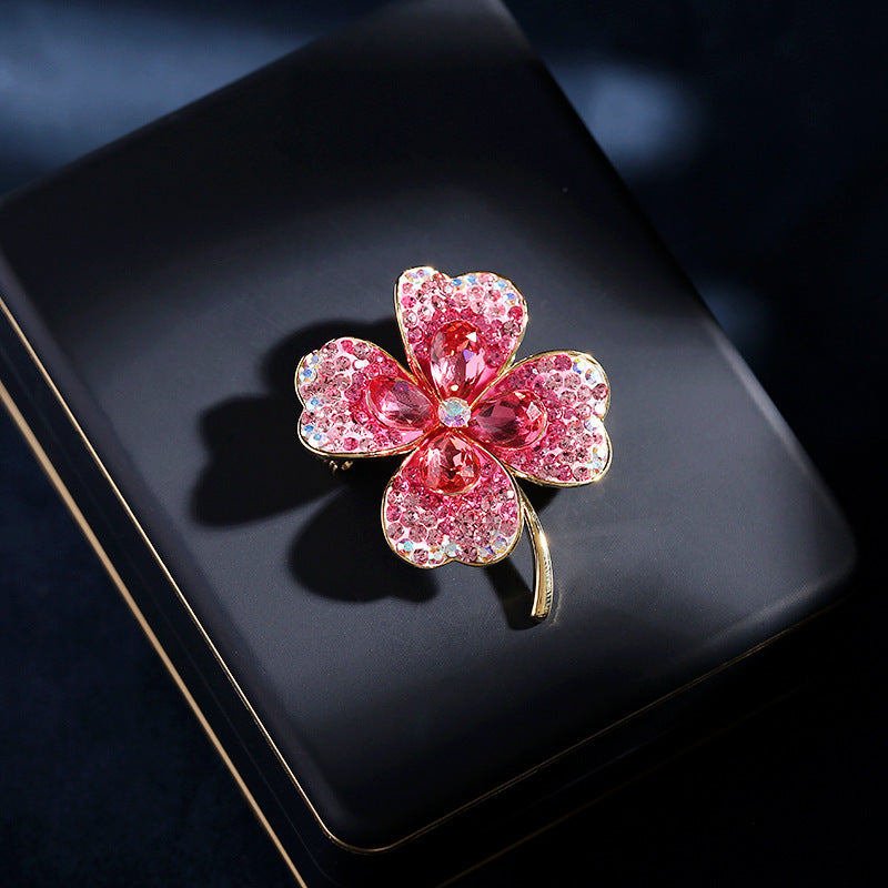Nuevo Broche de Aleación de Alta Sensación de Nicho de Alta Gama, Pin para Abrigo y Traje, Corsage Versátil de Alta Gama