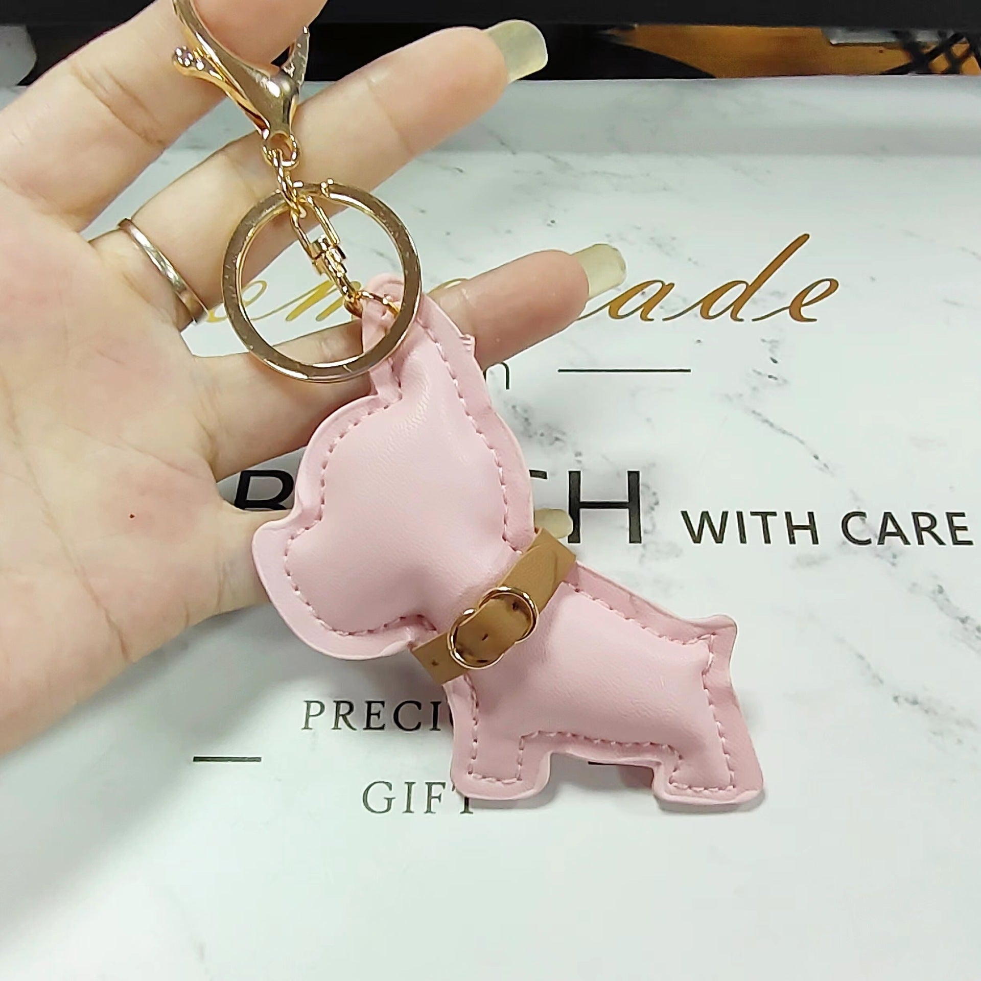 Llavero de Piel Sintética con Cachorro Fadou de Dibujos Animados
