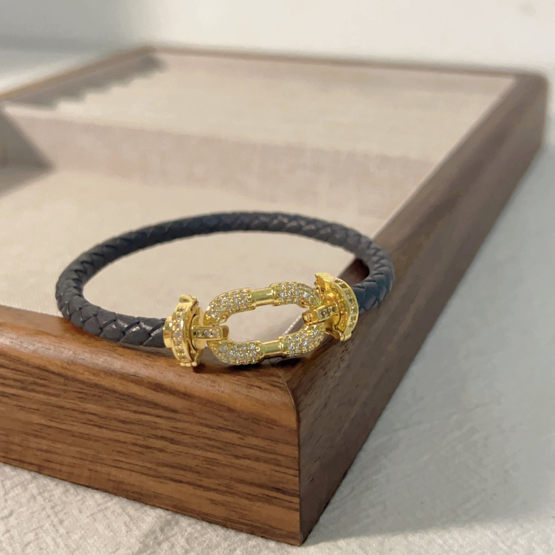 18K Gold Copper Micro-inlaid Vachette Clasp Red Rope Bracelet