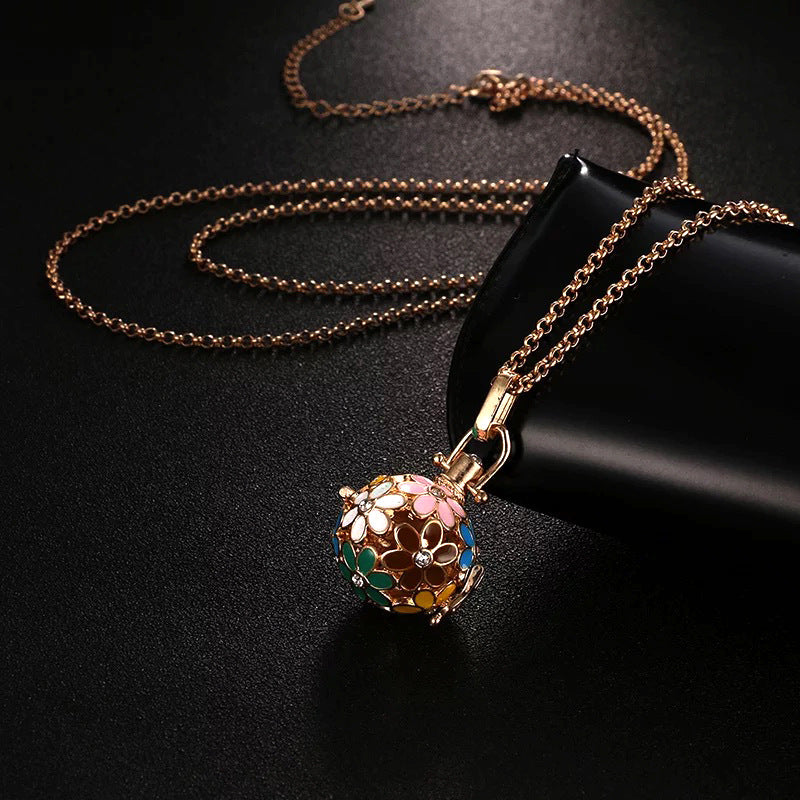 Collar hueco de aromaterapia con jaula de circonita, difusor de aceites esenciales, caja de perfume, accesorios antiguos para ropa tradicional Han