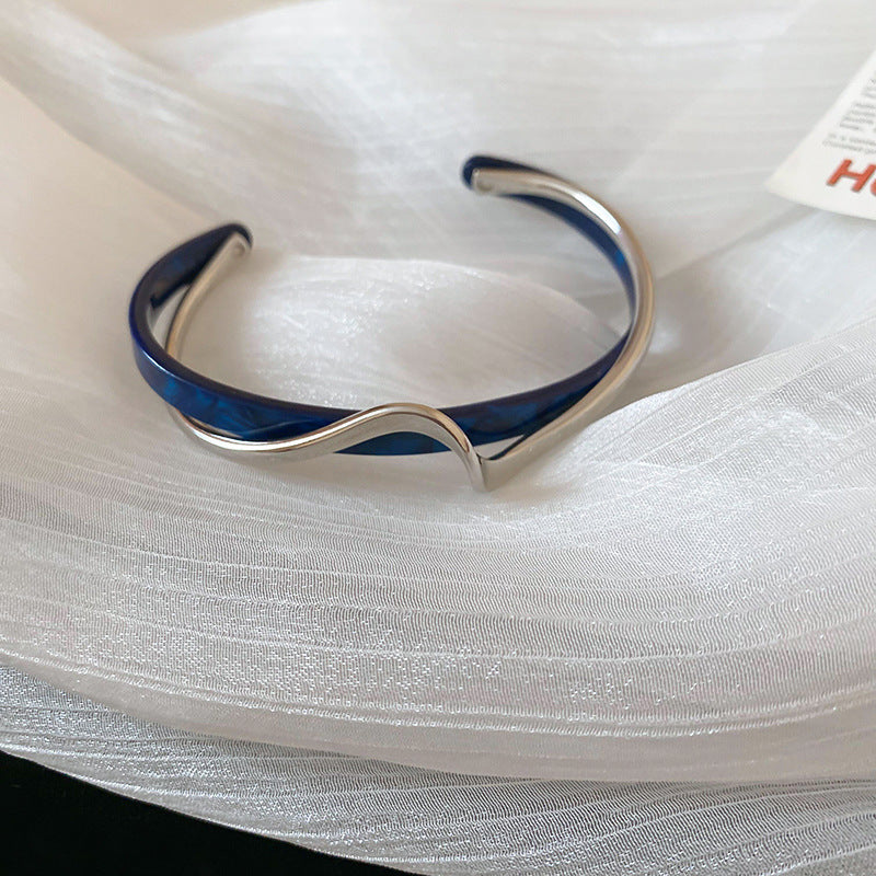 Pulsera de placa de marisco blanco metálico para mujer, apertura ajustable, diseño de 2 capas, joyería de moda femenina de lujo ligero, regalos