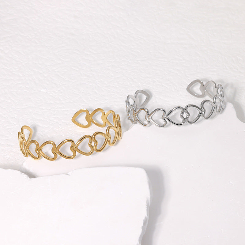 Love Heart-shaped Titanium Steel Bracelet Does Not Fade