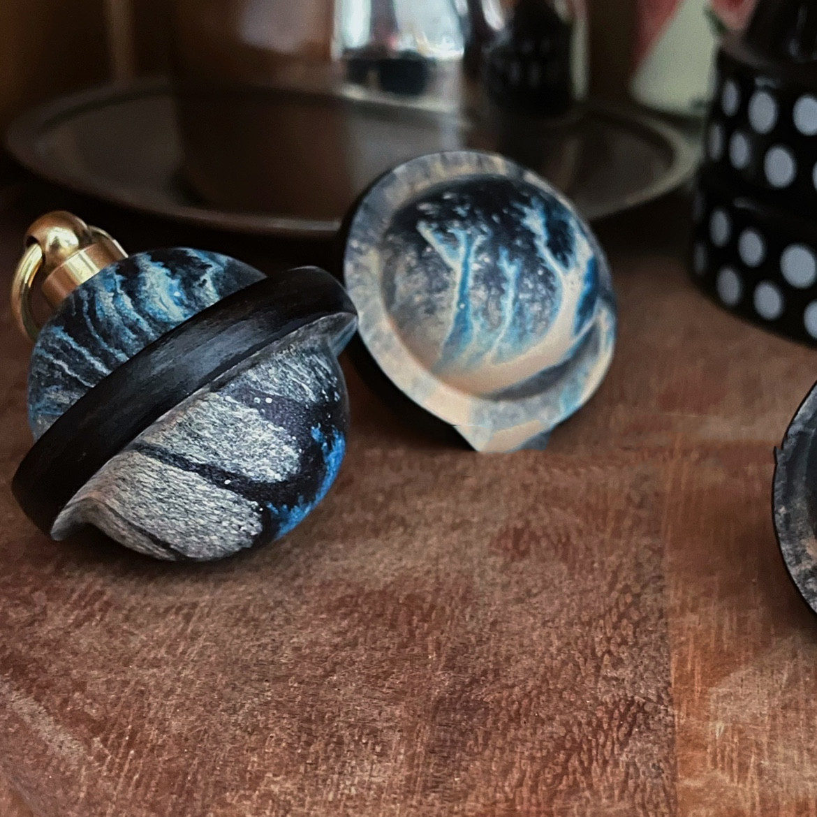 Login Planet Handmade Leather Car Keychain Ring Bell