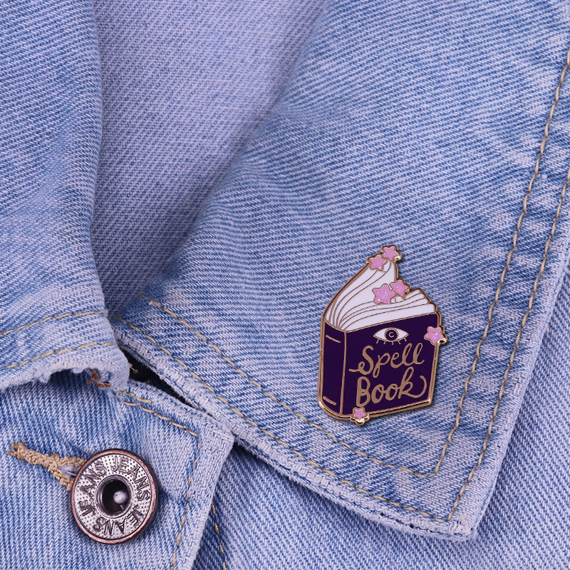 Broche Libro Mágico Decorado con Estrellas Brillantes