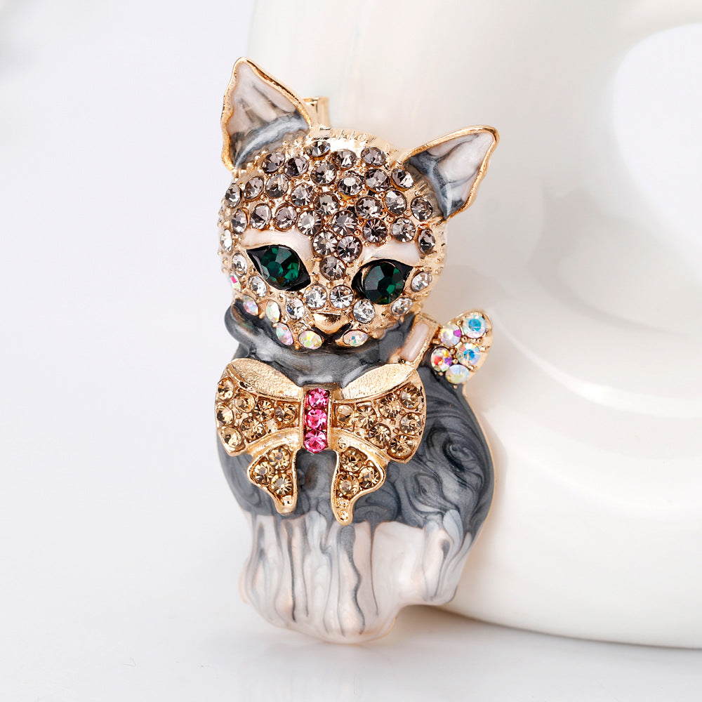 Broche de gatito con ojos verdes lindo de personalidad a la moda
