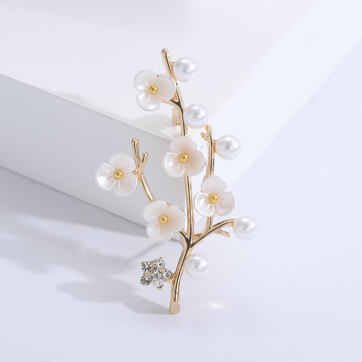 Mode Neues Retro Fritillaria Süßwasserperlen-Pflaumenbrosche Mode Elegante High-End-Accessoires