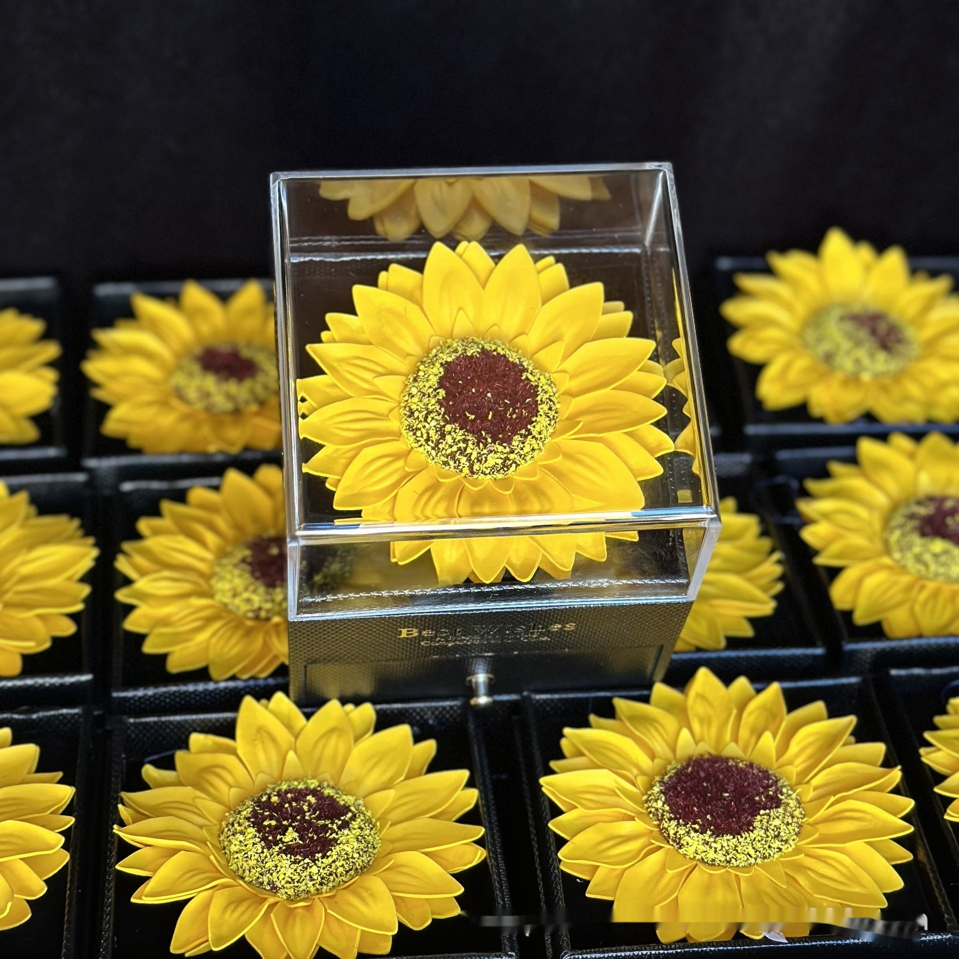 Collar Girasol Flor Artificial Caja de Acrílico para Joyas