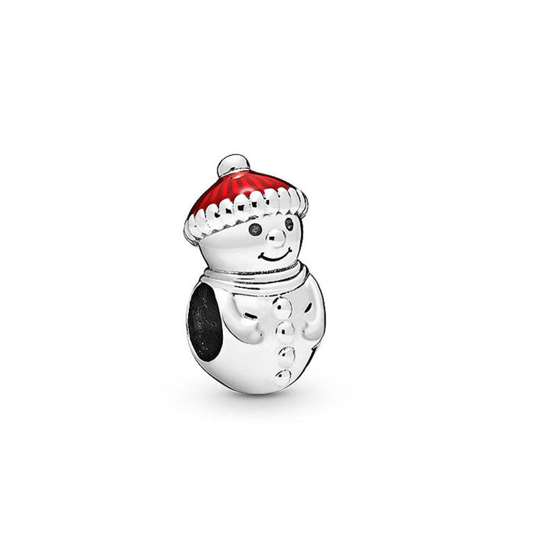 Weihnachtsmütze und Schneemann-Anhänger