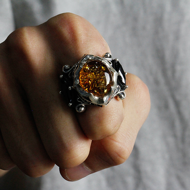 Anillo de plata tailandesa 925 retro con gema negra ámbar