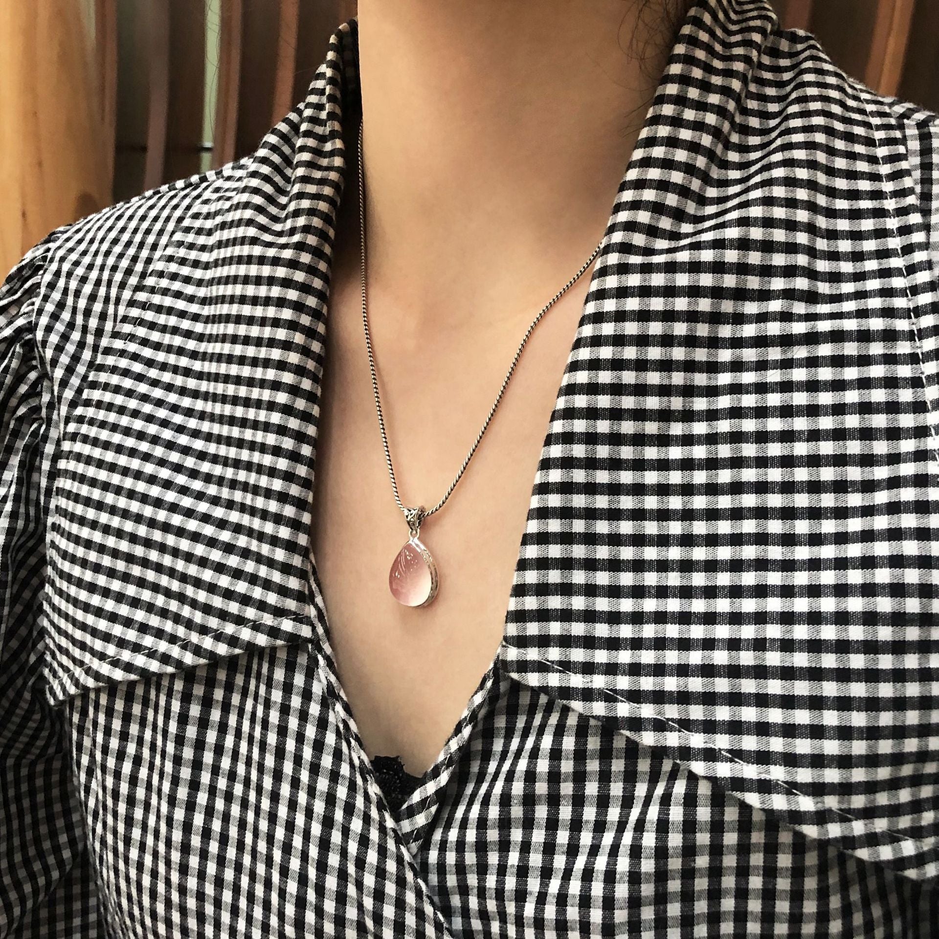 S925 Sterling Silber Puder-Kristall-Anhänger Halskette Damen Vielseitige Tropfenförmige Eis-ähnliche Rosenquarz Schlüsselbeinkette