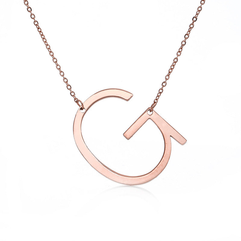 Fabuloso collar con colgante de letra inicial de acero inoxidable chapado en oro rosa