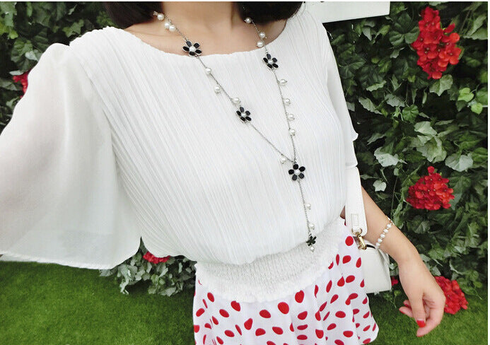 Blumenkette mit fünfblättrigem Perlenanhänger