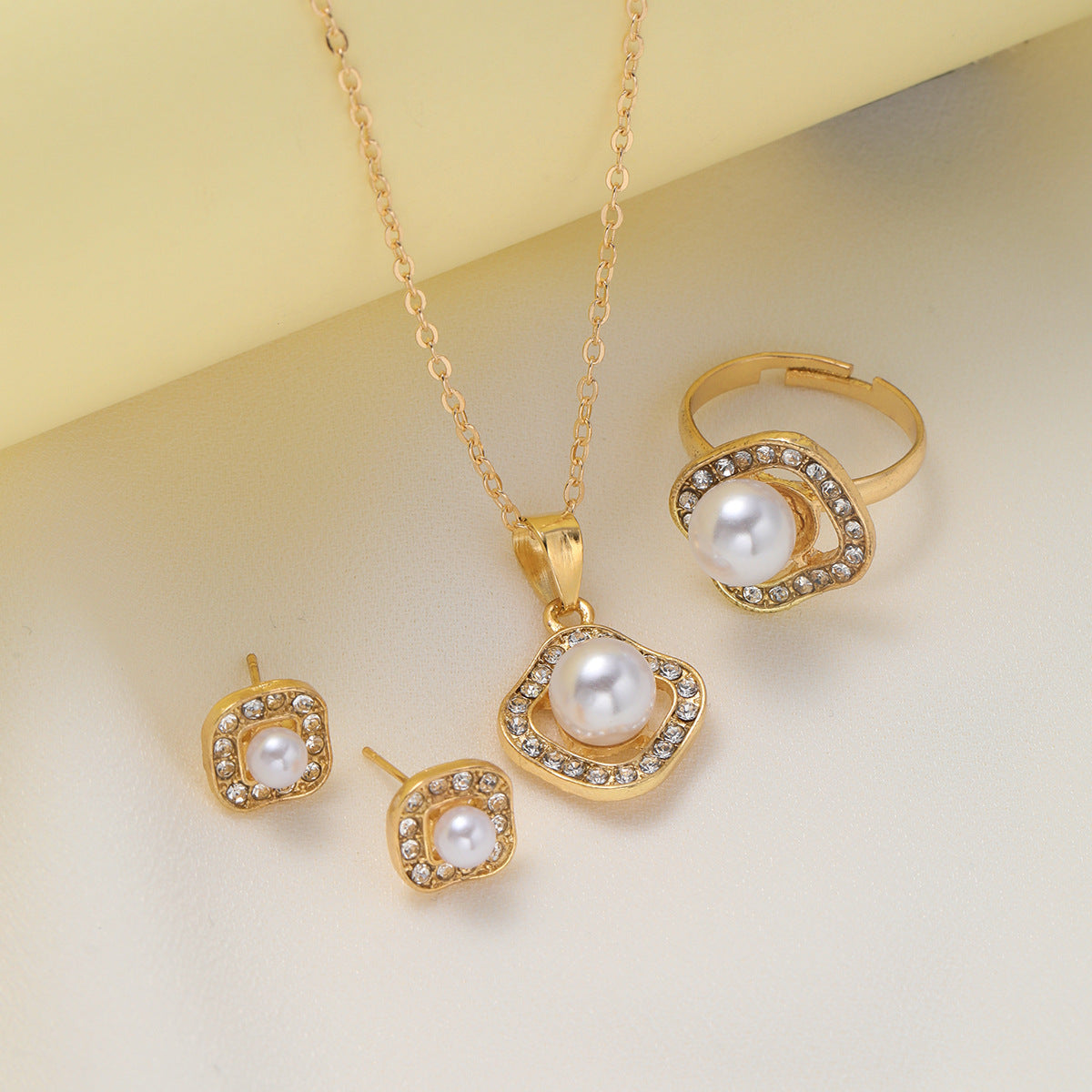 Mode Strass Perle Quadratische Halskette Anzug