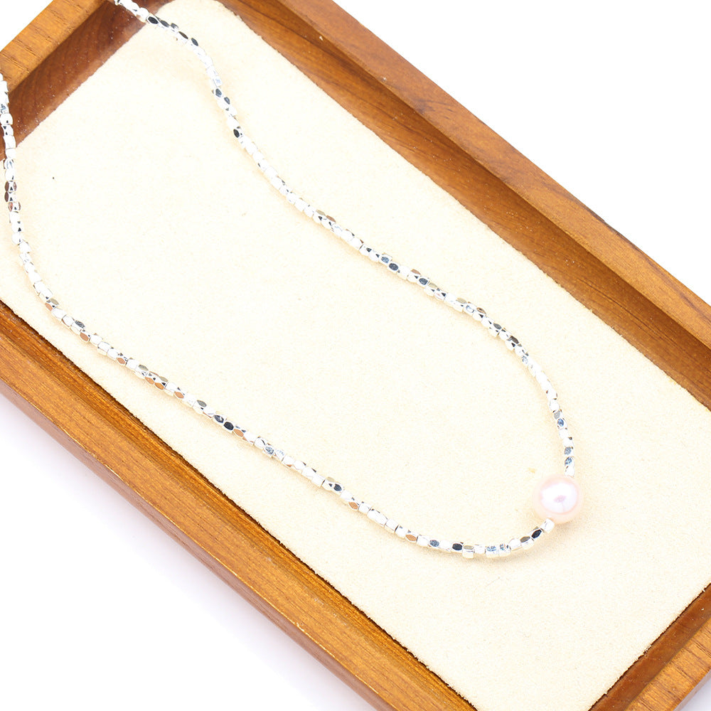 Neue niedliche, schlichte Halskette aus gebrochenem Silber mit natürlicher Perle, bunten Perlen und Schlüsselbeinkette, Damenaccessoires
