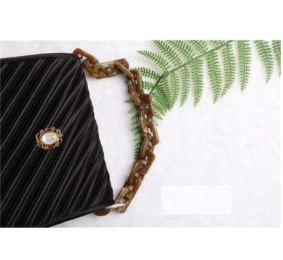 Chain chain acrylic chain