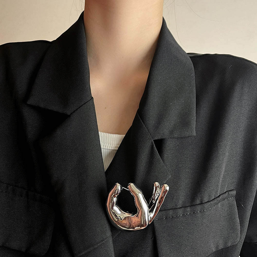 Metall OK Geste Brosche Mode All-Match Pin Kleidung Accessoires
