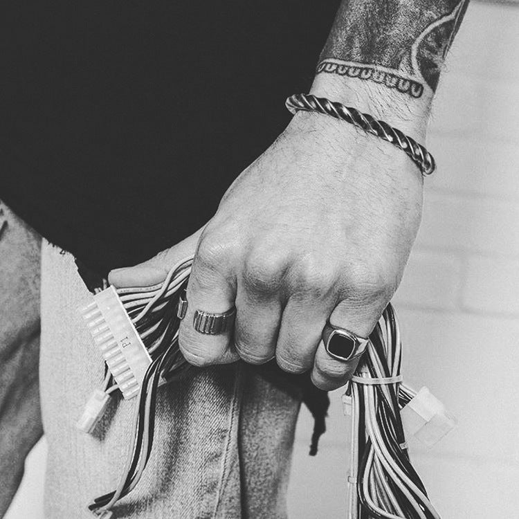 Simple Horn Bracelet For Men And Women