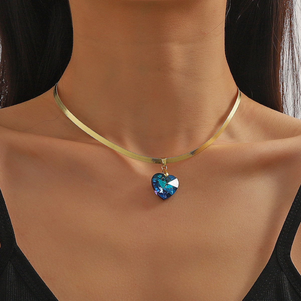Women's Fashion Simple Color Crystal Pendant Love Necklace