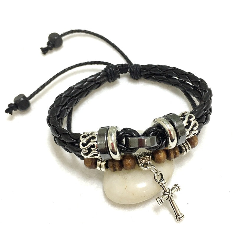 Armband aus geflochtenem Leder mit Kreuznieten