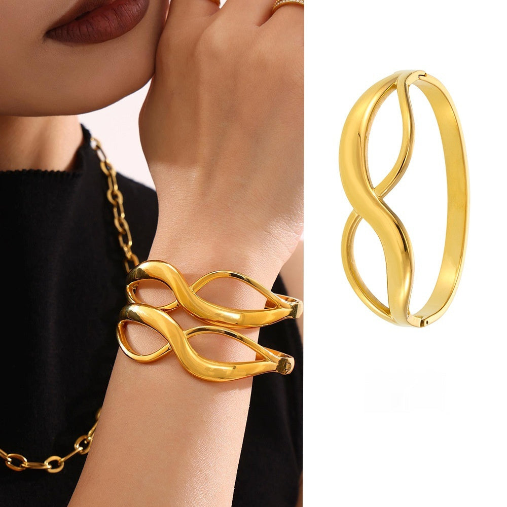 8-character Curve Design High Polished Buckle Bracelet