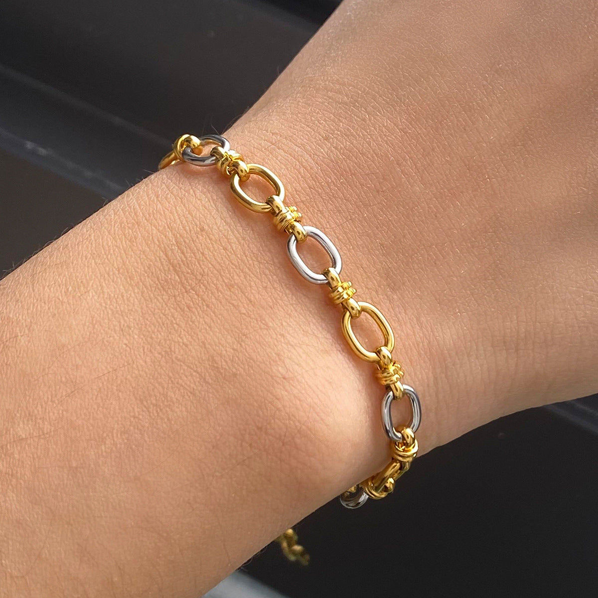 Pulsera Addison bicolor en oro