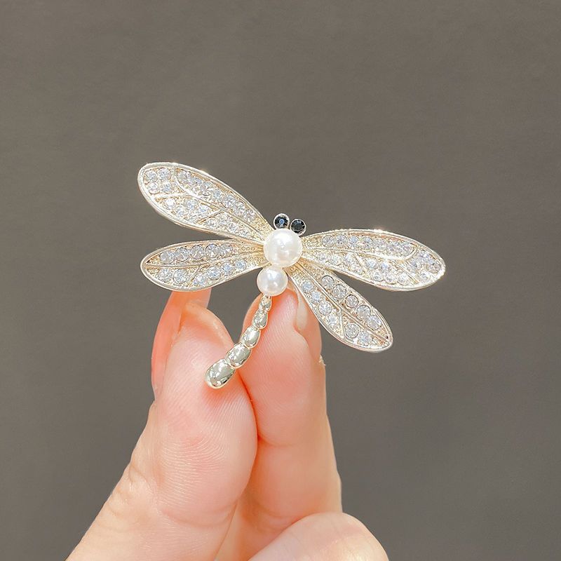 Nuevo Broche de Aleación de Alta Sensación de Nicho de Alta Gama, Pin para Abrigo y Traje, Corsage Versátil de Alta Gama