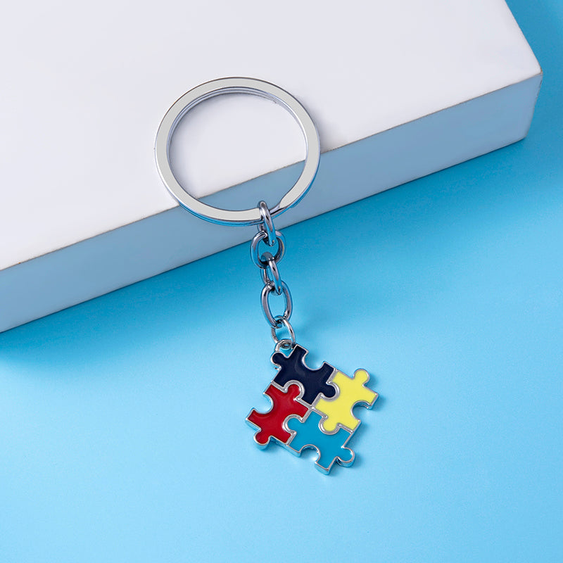 Llavero Esmaltado Colorido de Concientización sobre el Autismo