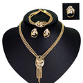 Modeschmuck-Set aus Halskette, Armband, Ohrringen und Ring