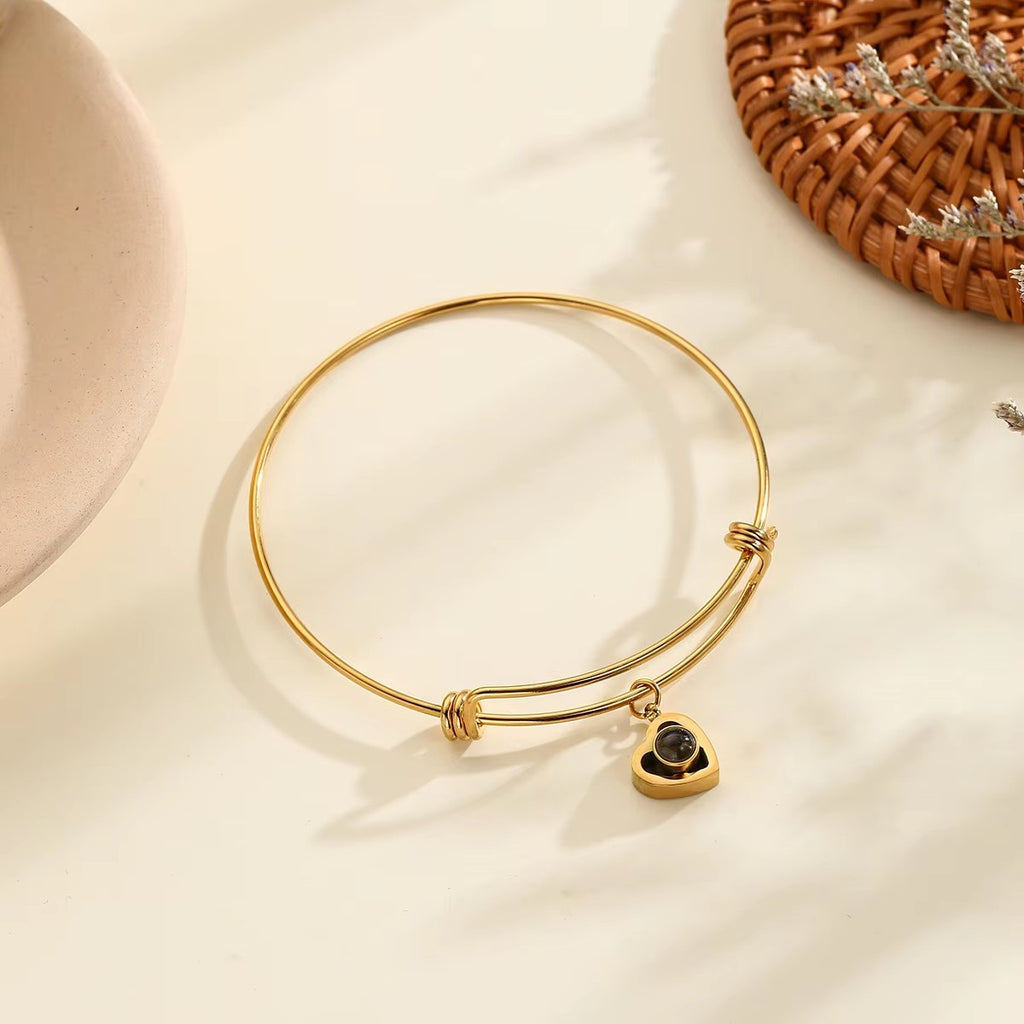 Love Heart Shaped Projection Bracelet
